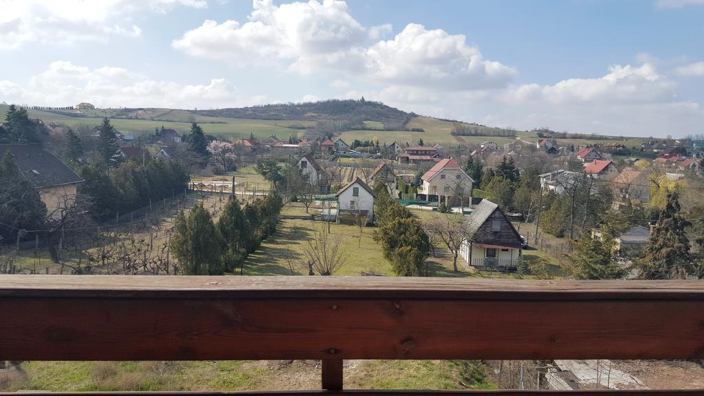 Manoka Guest House Mogyoród Esterno foto