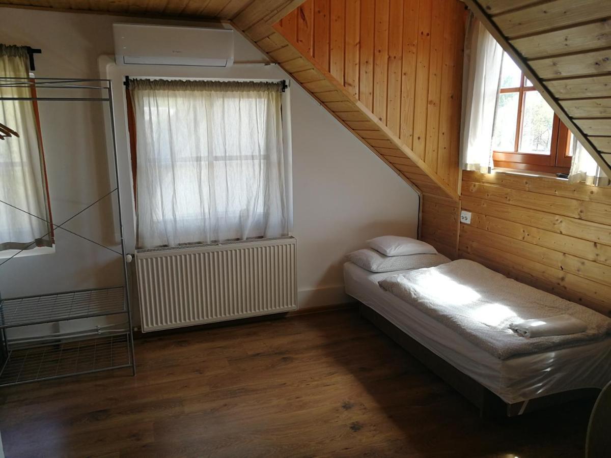 Manoka Guest House Mogyoród Esterno foto