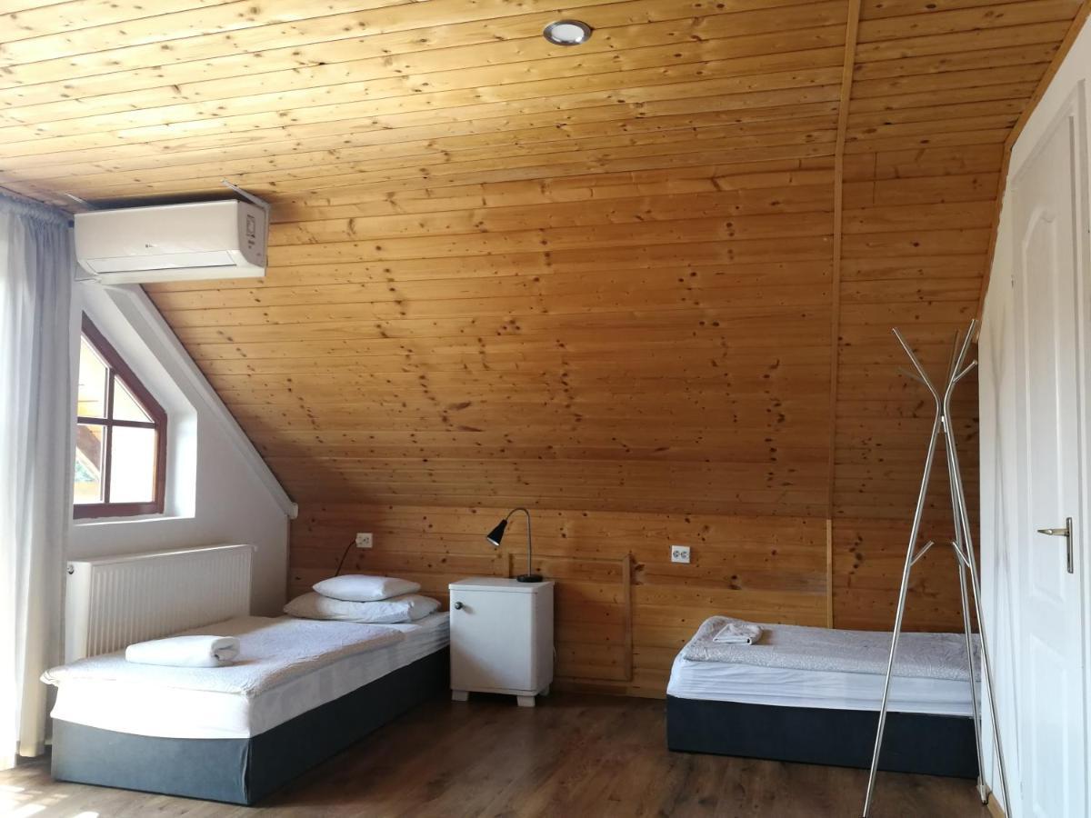 Manoka Guest House Mogyoród Esterno foto